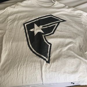 Famous stars and straps boh t shirt